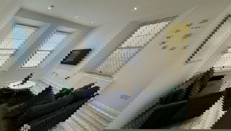 Foto 1 - Gorgeous Spacious Apartment With Sea View