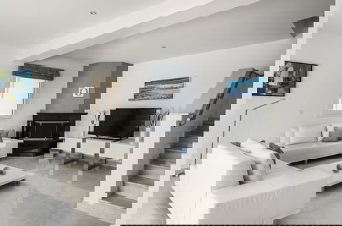 Foto 25 - Euphoria Residences with Shared Pool by Konnect