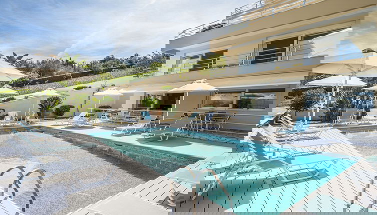 Foto 1 - Euphoria Residences with Shared Pool by Konnect