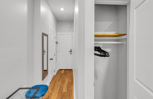 W Oxford St Charm 1 BR Apartment Central Philly - Photo 3