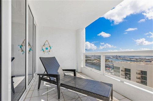 Foto 17 - Chic Bayfront Condo With Stunning View