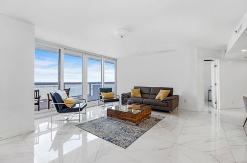 Photo 1 - Chic Bayfront Condo With Stunning View