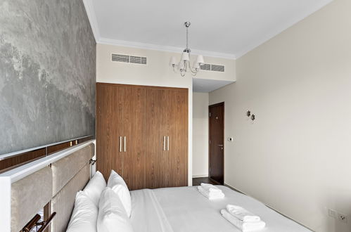 Foto 5 - WelHome - Exclusive Apartment 5 minutes Walk to Dubai Mall