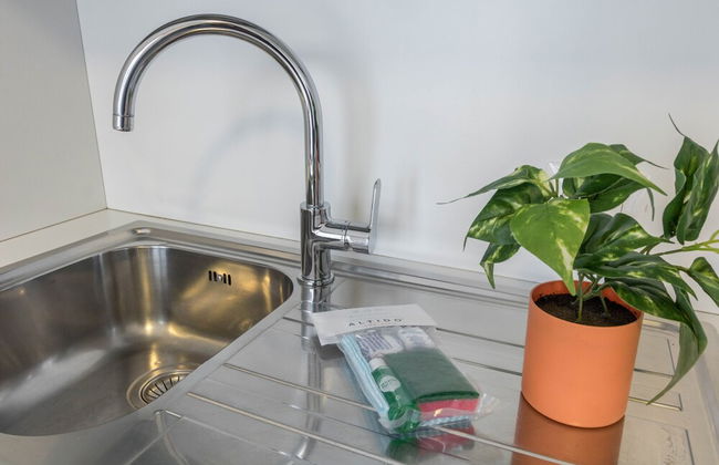 JOIVY Superb Flat For 4 W/Balcony Near Milano Centrale - Foto 14