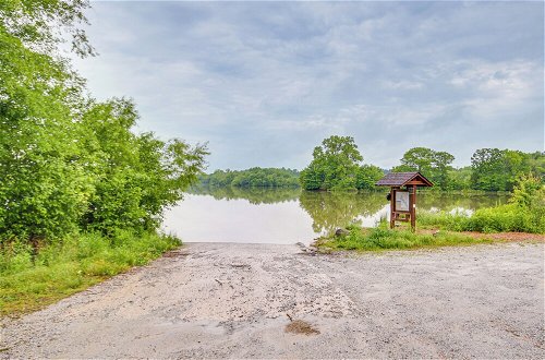 Foto 42 - Lakefront Hodges Home w/ Dock ~ 6 Mi to Downtown
