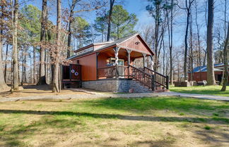 Foto 1 - Peaceful Broken Bow Cabin: Hot Tub & Fireplace