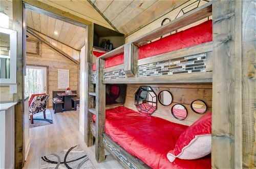 Foto 28 - Peaceful Broken Bow Cabin: Hot Tub & Fireplace