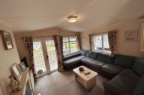 Photo 9 - Beautiful 3-bed Selfcontained Lodge Great Yarmouth
