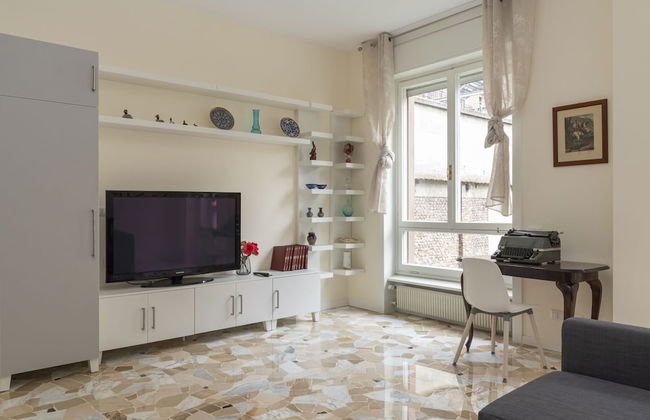 JOIVY Modern 2bed flat with balcony, 250m from M5 Foppa and M2 Sant'Agostino - Foto 15