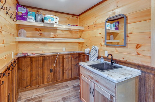 Photo 6 - Pet-friendly Houtzdale Hideaway w/ Gas Grill