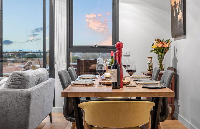 StayCentral - East Brunswick Penthouse with Study - Foto 6