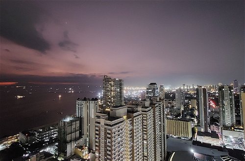 Photo 43 - Manila Bay City View Room with Free Pool
