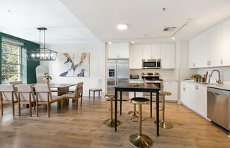 Photo 3 - Elegance 4BR Luxury Condo New Orleans