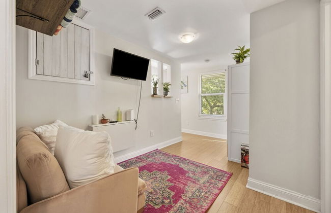 Charming Home in Heart of Downtown Pet Friendly! - Foto 11
