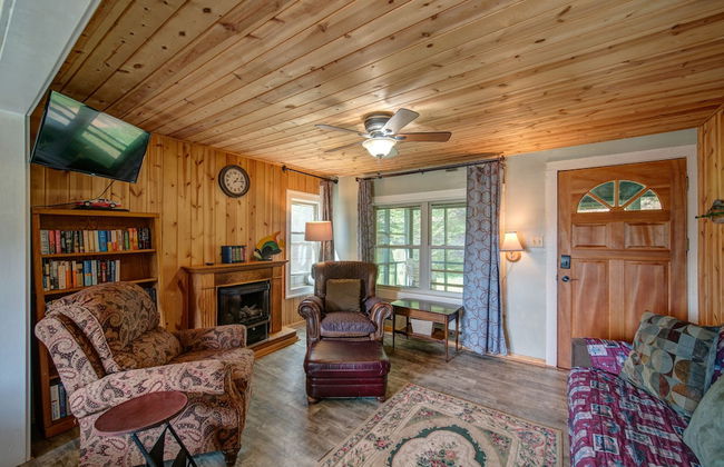 Moonshiner's Cabin Minutes From Two Wheels! - Photo 17