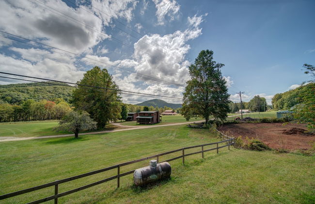 Moonshiner's Cabin Minutes From Two Wheels! - Photo 28