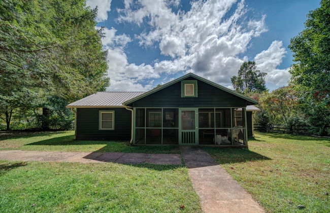 Moonshiner's Cabin Minutes From Two Wheels! - Photo 1