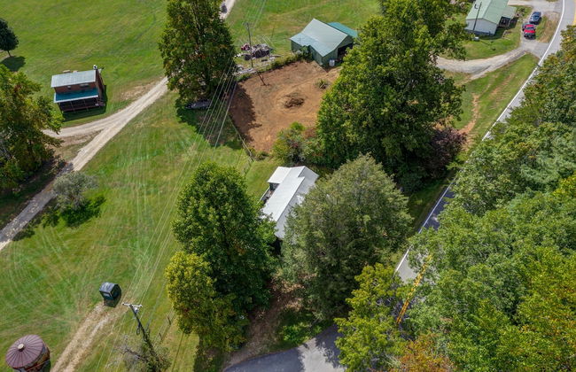 Moonshiner's Cabin Minutes From Two Wheels! - Photo 26