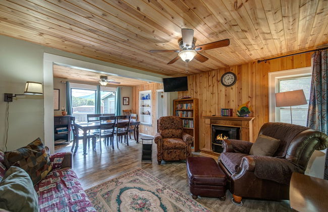 Moonshiner's Cabin Minutes From Two Wheels! - Photo 25