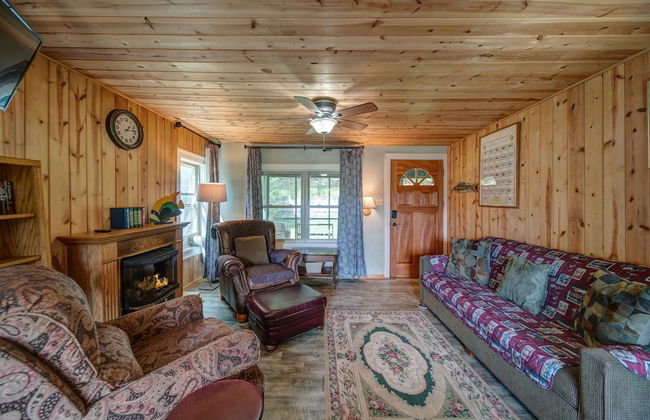 Moonshiner's Cabin Minutes From Two Wheels! - Photo 20