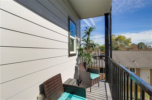 Photo 2 - South Houston Townhome w/ Patio & Gas Grill