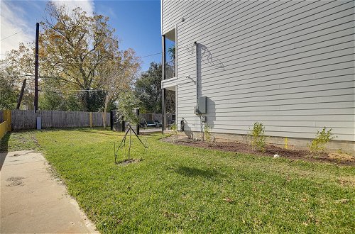 Photo 16 - South Houston Townhome w/ Patio & Gas Grill