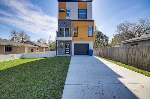 Photo 32 - South Houston Townhome w/ Patio & Gas Grill