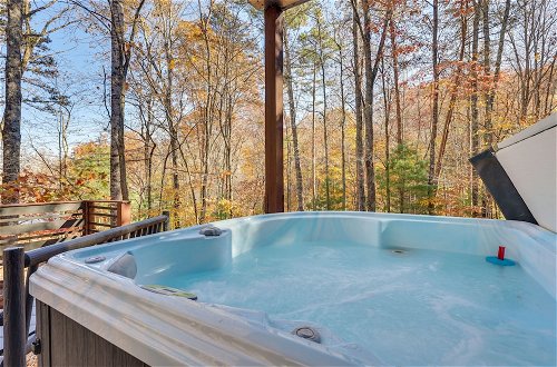 Photo 10 - Blue Ridge Log Cabin w/ Hot Tub & Game Room