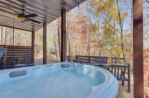 Photo 7 - Blue Ridge Log Cabin w/ Hot Tub & Game Room