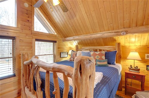 Photo 36 - Blue Ridge Log Cabin w/ Hot Tub & Game Room