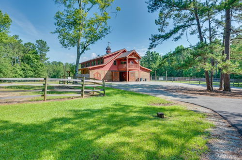 Foto 16 - Barn-style Georgia Vacation Rental - Pet Friendly