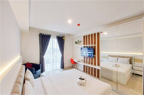 Foto 2 - Homey And Comfort Studio Mataram City Apartment