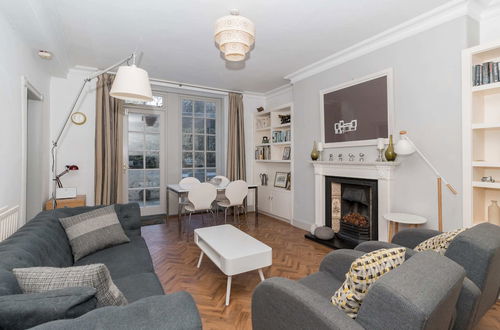 Photo 16 - Beautiful & Bright 2BD Flat - Haymarket