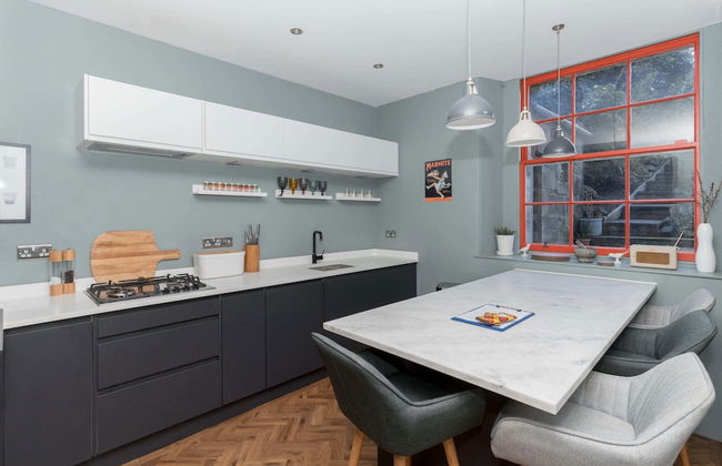 Beautiful & Bright 2BD Flat - Haymarket - Foto 10