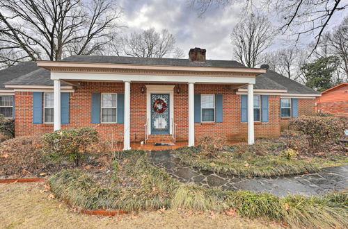 Foto 2 - Spacious Memphis Home - Walk to Graceland