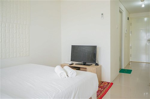 Photo 2 - Comfy and Cozy Studio Silk Town Apartment