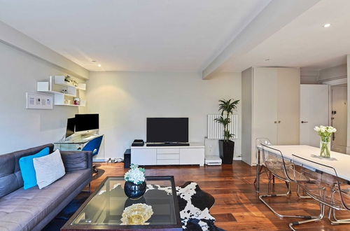 Photo 6 - Chic High-end 1BD Flat - Near Borough Market