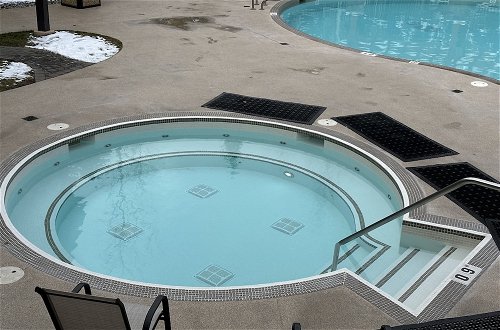 Photo 30 - Mountain Retreat - Heated Pool & Hot-tub
