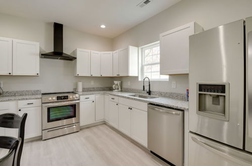 Photo 5 - Modern & Pet-friendly Home: 3 Mi to Dtwn Knoxville