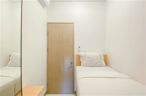 Foto 7 - Tidy And Comfortable 2Br Tokyo Riverside Pik 2 Apartment
