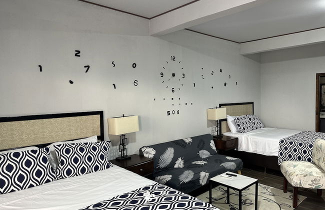 M&M Zavala Hotel and B&B - Photo 2