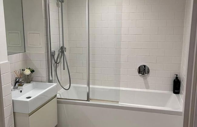 Modern 1 Bed Flat Near Station and City - Foto 13