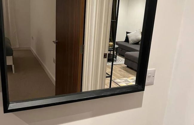 Modern 1 Bed Flat Near Station and City - Foto 22