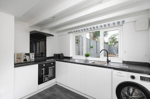 Photo 16 - Skyvillion - Cozy 2 Bed Cottage In East Finchley