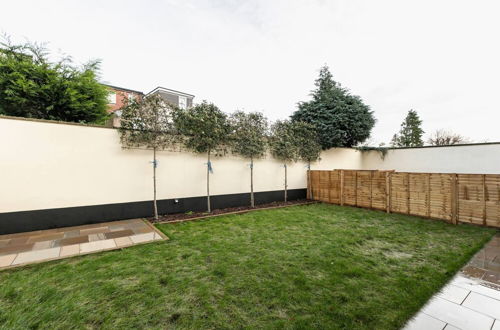 Photo 31 - Skyvillion Vineyard Court, Enfield, 2 Bed, With Garden