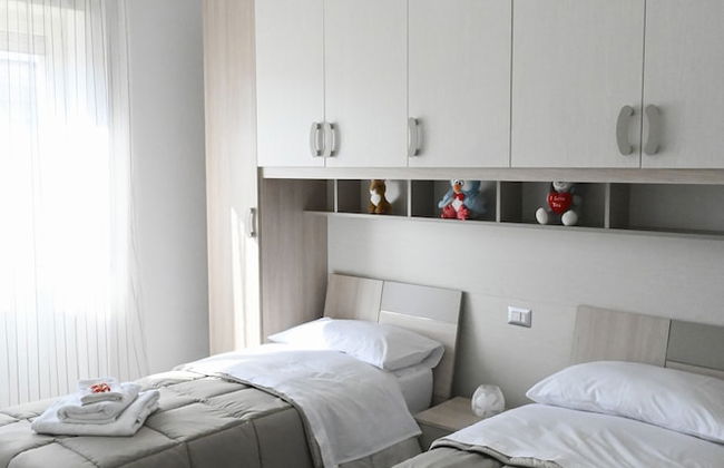 Naples Home - Photo 10