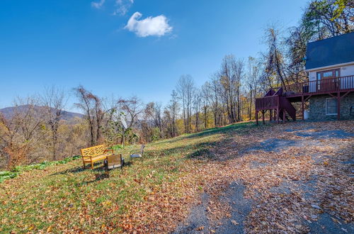 Photo 26 - Mountain-view Blue Ridge Cabin Getaway w/ Fire Pit