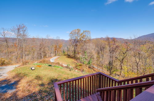 Photo 22 - Mountain-view Blue Ridge Cabin Getaway w/ Fire Pit