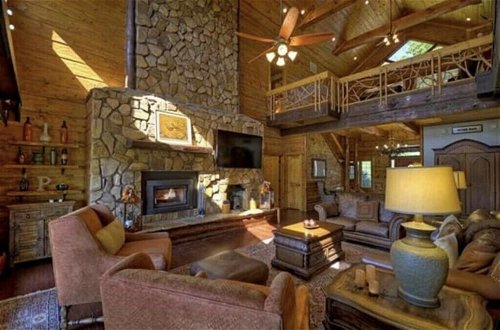 Photo 8 - Gorgeous Lodge in Mountains With Fireplace