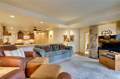Foto 21 - Inviting Granby Ranch Townhome w/ Fireplace